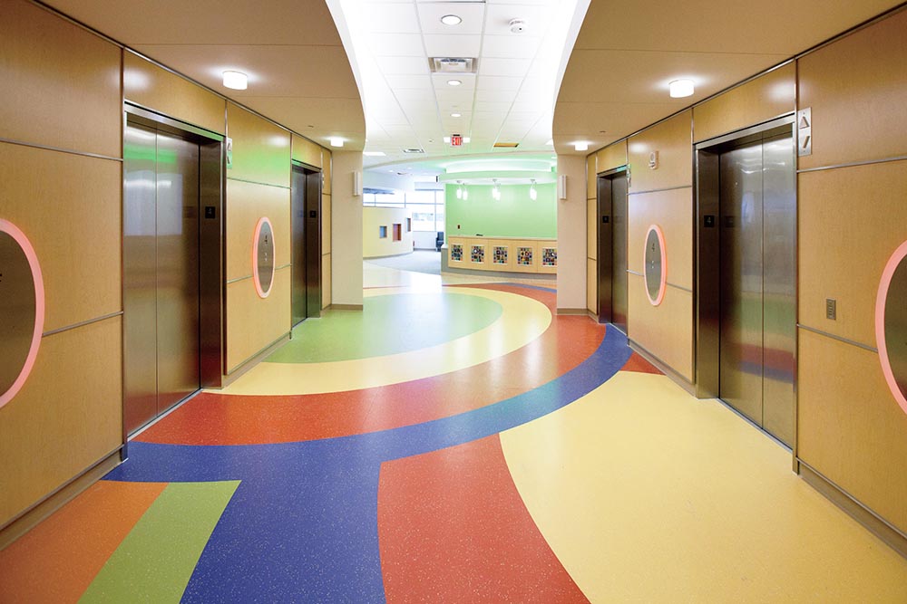 將個(gè)性化、人性化、藝術(shù)性融入醫(yī)療機(jī)構(gòu)PVC商用彈性地板設(shè)計(jì)中